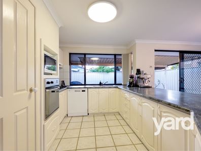 13 Cowan Street, Alfred Cove WA 6154