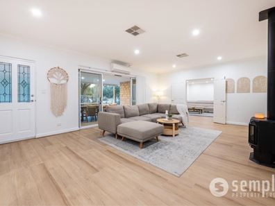 7 Ballagar Road, Byford WA 6122