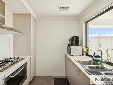 1 Paradoxa Road, Hammond Park WA 6164