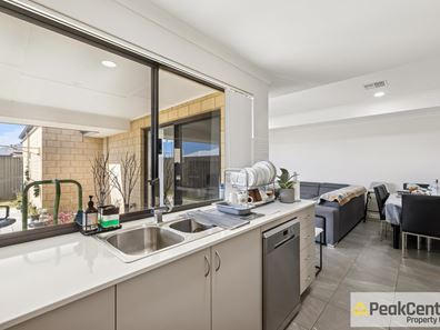 1 Paradoxa Road, Hammond Park WA 6164