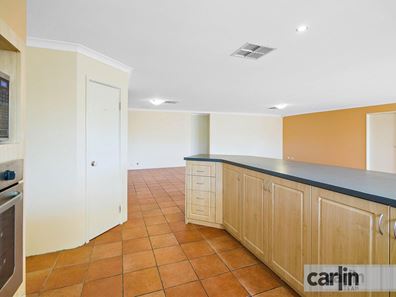 2 Namoi Street, Hammond Park WA 6164