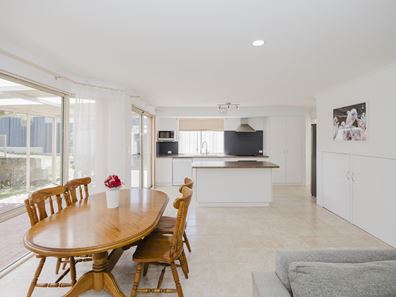 77 Whitfield Drive, Two Rocks WA 6037
