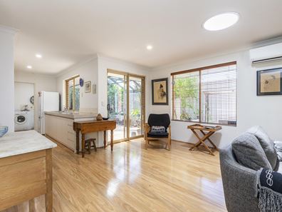 3/2 Bonnievale Street, Mount Hawthorn WA 6016