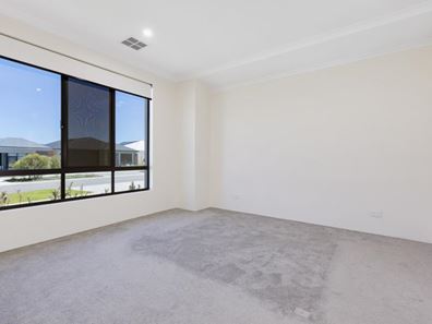 5 Attadale Avenue, Darch WA 6065