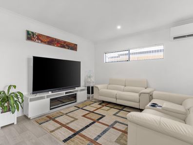 8 Malanda Street, Henley Brook WA 6055