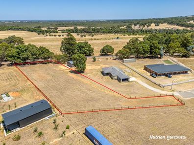 5 Menlo Place, Gingin WA 6503