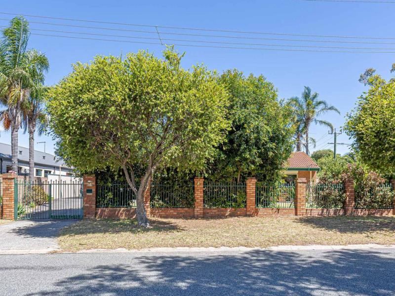 16 Grimrey Road, Lockridge WA 6054
