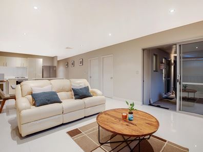 3/4 Rotherfield Road, Westminster WA 6061