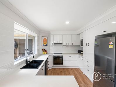 10 Bishop Place, West Busselton WA 6280