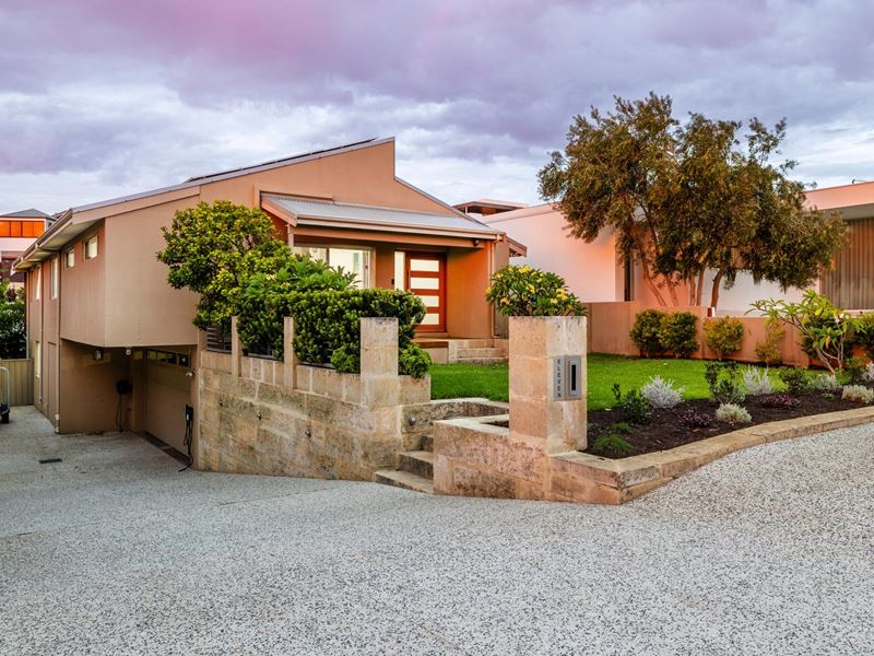 11 Marine Terrace, Sorrento WA 6020