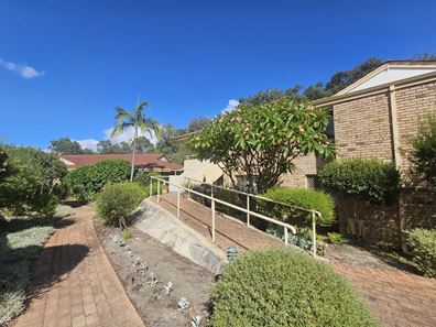 37/24 Southdown Place, Thornlie WA 6108