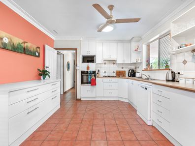 16 Frederick Street, Shoalwater WA 6169