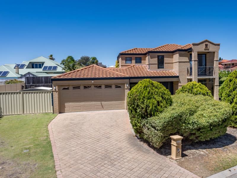 11 Graton Loop, Iluka