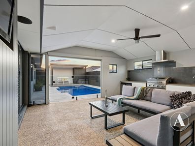 17 Barclay Way, Piara Waters WA 6112