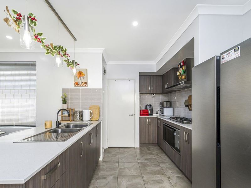 6 Highton Street, Caversham WA 6055