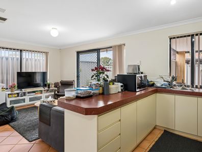 4/24 Farnham Street, Bentley WA 6102