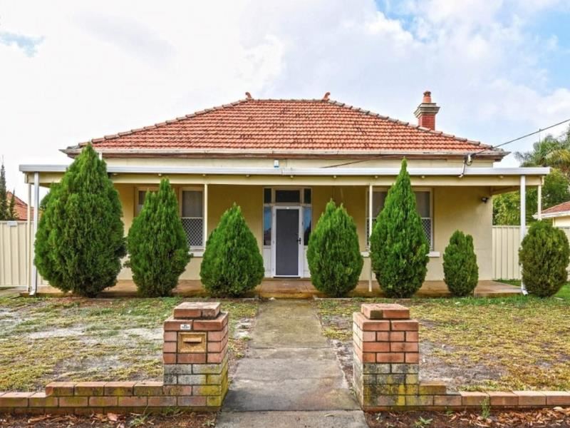 8 Mathoura Street, Midland WA 6056