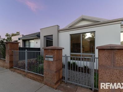 32 Mountain Street, Banksia Grove WA 6031
