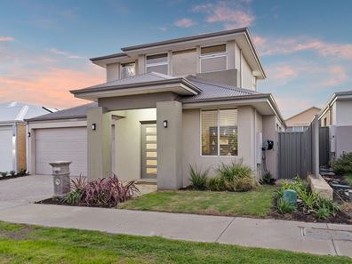 32 Roulettes Parade, Clarkson WA 6030