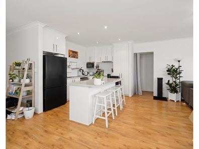 24 Vaucluse Way, Coodanup WA 6210