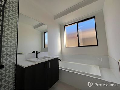 25 Troubridge Approach, Eglinton WA 6034