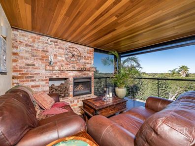 20 The Crest, Woodvale WA 6026