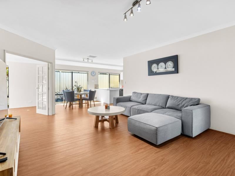29 Tableland Way, Carramar