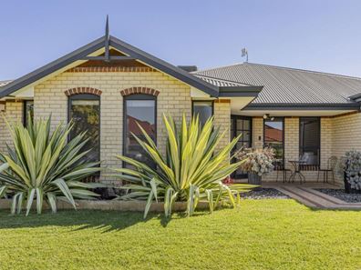 29 Tableland Way, Carramar WA 6031