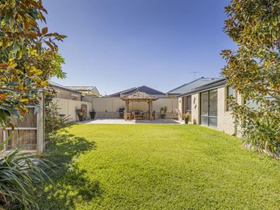 29 Tableland Way, Carramar WA 6031