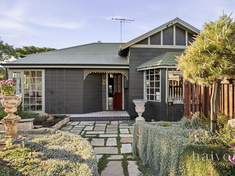 51 Cleopatra Street, Palmyra WA 6157