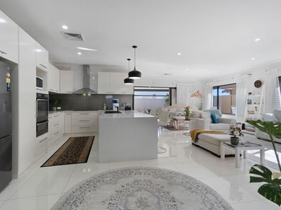 11 Hanbury Loop, Success WA 6164