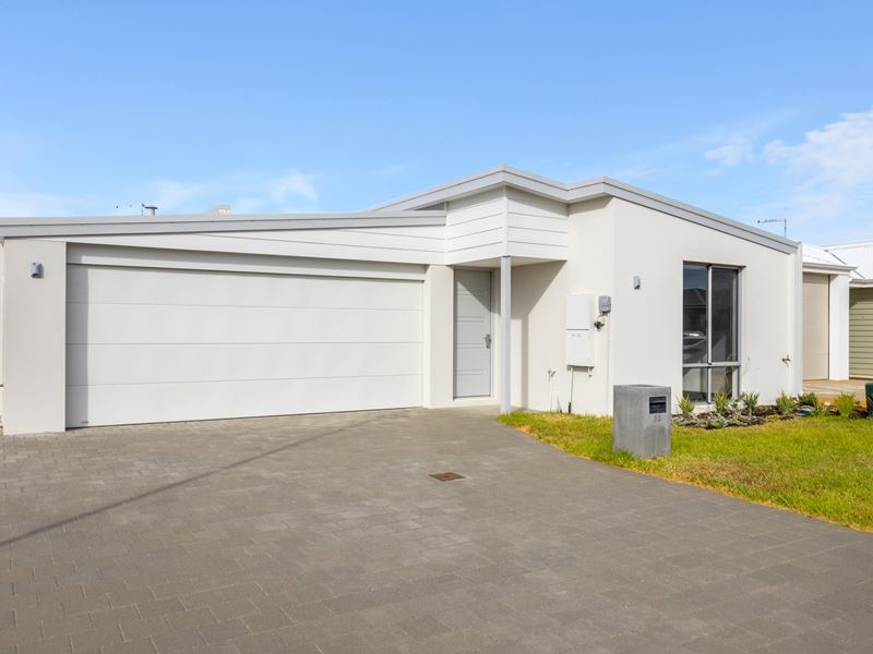 25 BINNINGUP TERRACE, Eglinton WA 6034
