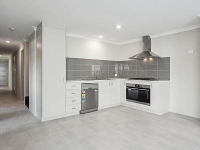 25 BINNINGUP TERRACE, Eglinton WA 6034