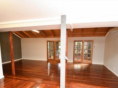 8 Kitchener Street, Dudley Park WA 6210