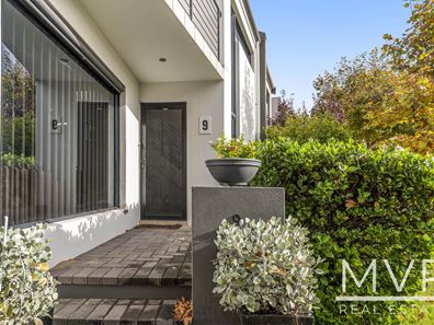 9 The Lakes Boulevard, Jandakot WA 6164