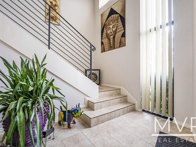 9 The Lakes Boulevard, Jandakot WA 6164