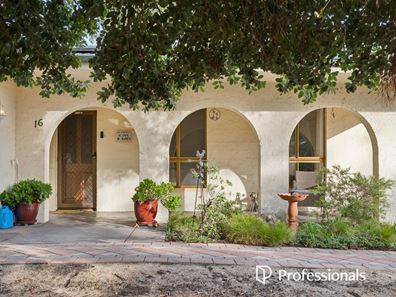 16 Lewis Road, Kalamunda WA 6076