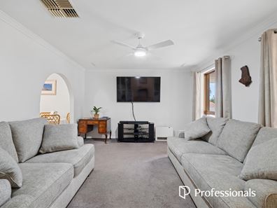 16 Lewis Road, Kalamunda WA 6076