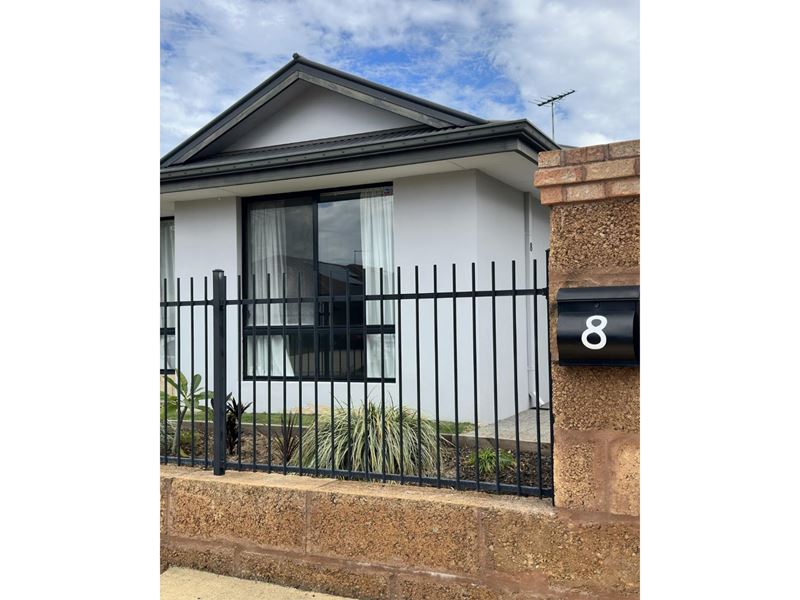 8  Glenloth Road, Byford WA 6122
