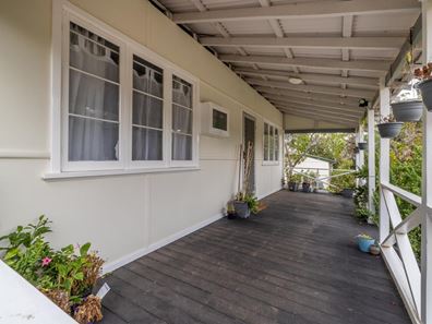 8 William Street, Armadale WA 6112