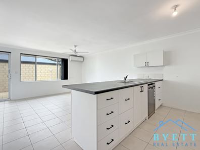20 Clarendon Circuit, Lakelands WA 6180