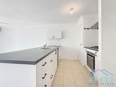 20 Clarendon Circuit, Lakelands WA 6180