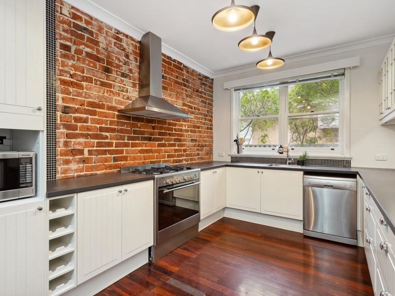 31 Bradley Street, Yokine WA 6060