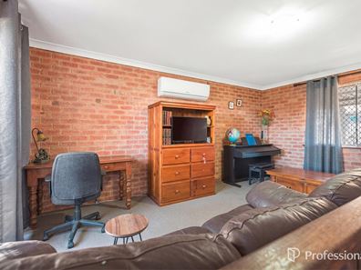 6 Jacob Place, Karloo WA 6530