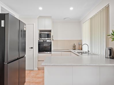 20 Pallarup Grove, Waikiki WA 6169