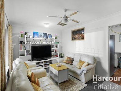 15 Brecknock Way, Girrawheen WA 6064