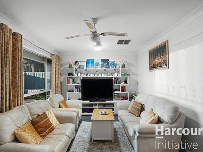 15 Brecknock Way, Girrawheen WA 6064