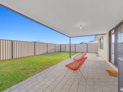 60 Peavey Road, Whitby WA 6123