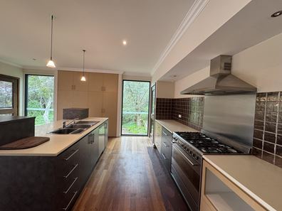 21A Munster Avenue, Mount Clarence WA 6330