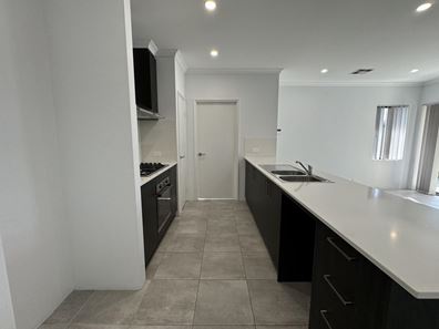 21 Bottlenose Circuit, Waikiki WA 6169